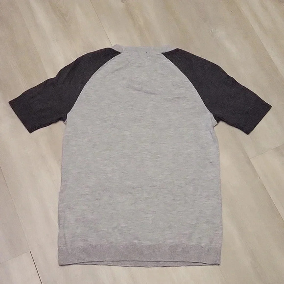 🛍Talbots Petites Grey‎ Black Sleeve Beaded Top Womens Size P - Picture 5 of 7